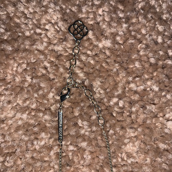 Kendra scott iridescent rhodium mother pearl necklace. - Picture 2 of 2